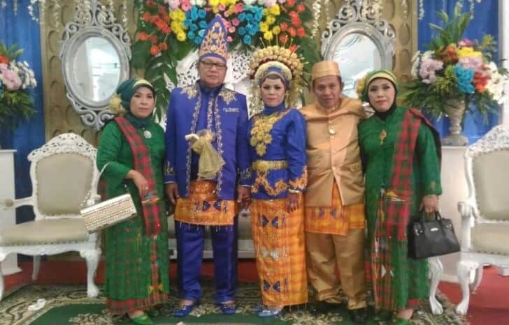 Inspirasi modis pembahasan pakaian adat tentang  18+ Inspirasi Modis Pakaian Adat Buton Sulawesi Tenggara