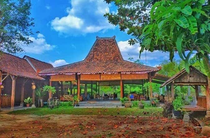 Rumah Adat Jawa Tengah Joglo