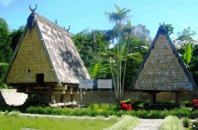 Rumah Adat Sulawesi Tengah