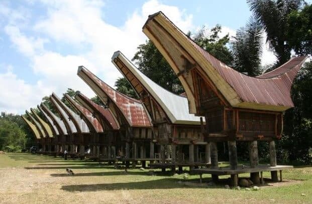 Rumah Adat Tongkonan Sulawesi Selatan
